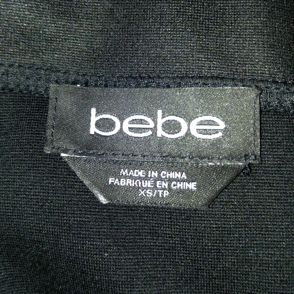 Hot lil Black mini skirt - Picture 3 of 4